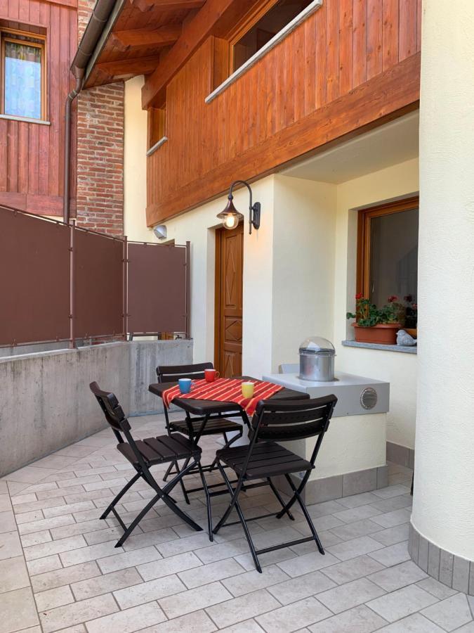 Casa Vacanze Anais 努斯 外观 照片
