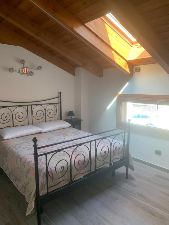 Casa Vacanze Anais 努斯 外观 照片